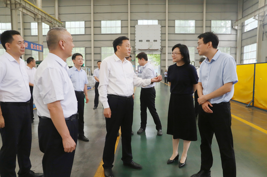 鄒平市委副書記、市長張謙來山東三星集團(tuán)調(diào)研