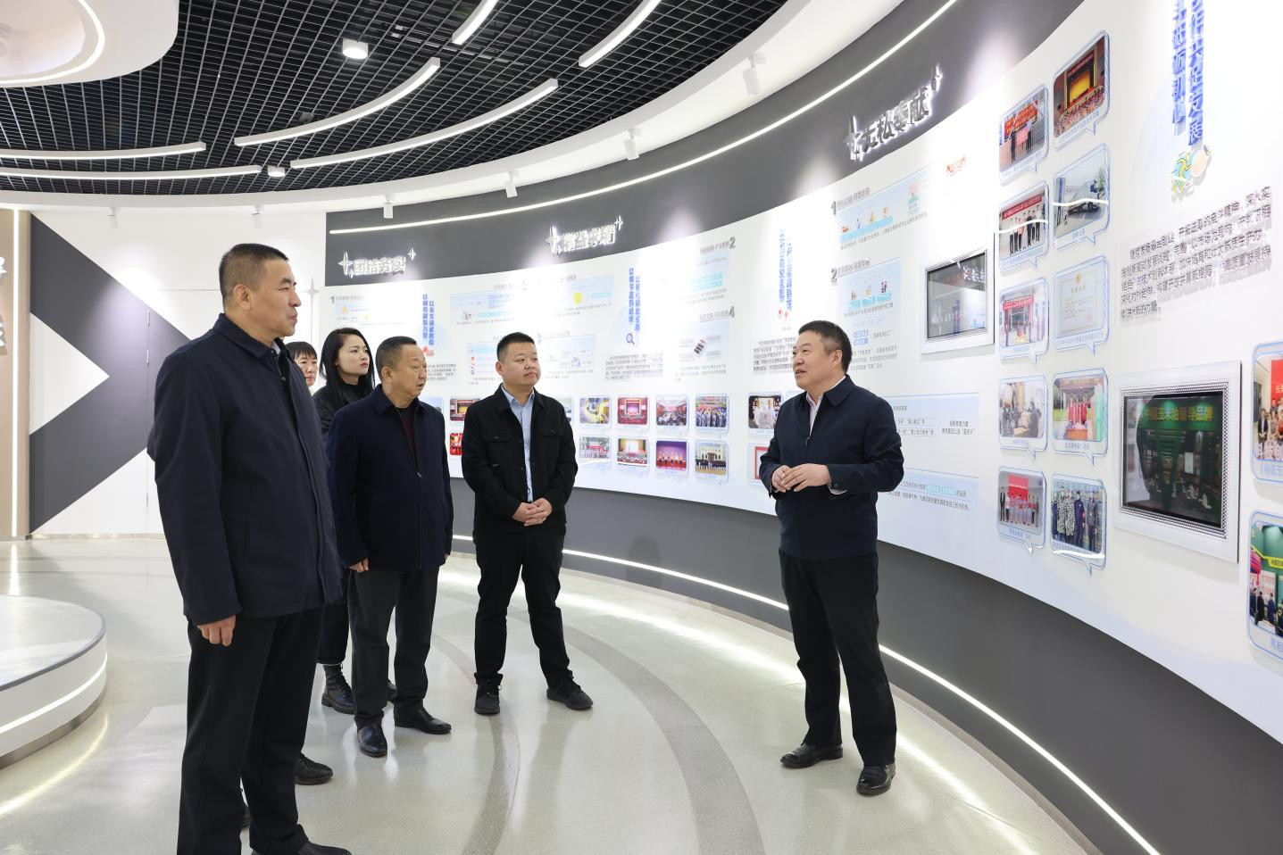 山東省健康促進(jìn)與教育學(xué)會(huì)會(huì)長(zhǎng)彭春雷一行來(lái)山東三星集團(tuán)調(diào)研交流