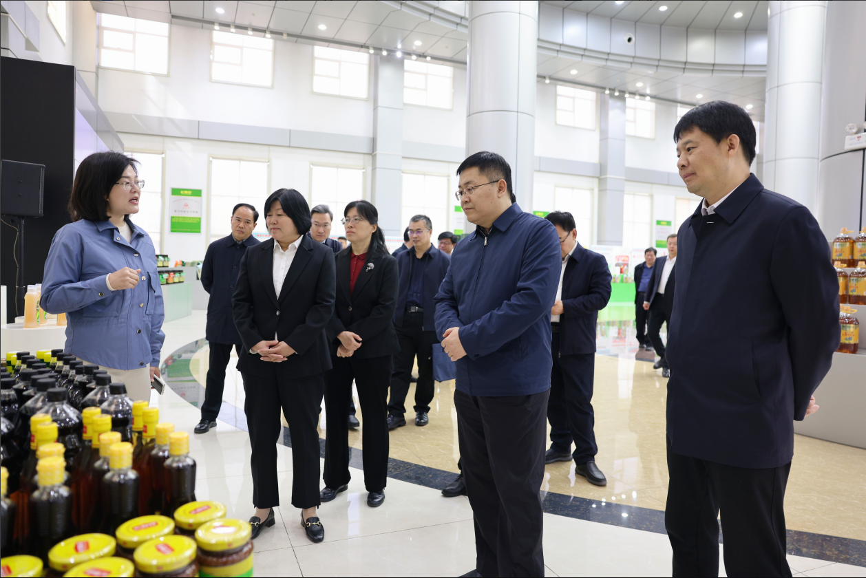 濱州市“首批國家互聯(lián)網(wǎng)信息辦公室網(wǎng)絡立法聯(lián)系點”建設推進會議與會領導來山東三星集團調研