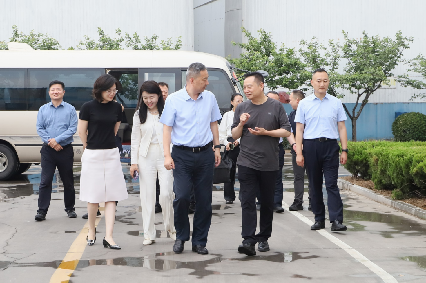 省工業(yè)和信息化廳二級巡視員吳炎一行來山東三星集團(tuán)調(diào)研