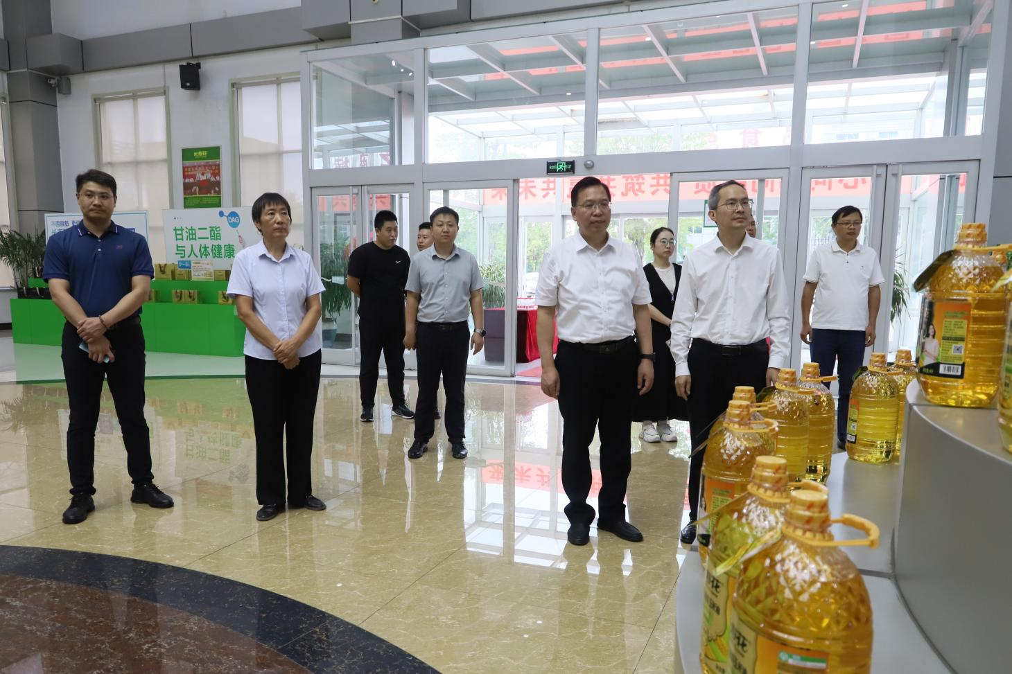 安徽糧食工程職業(yè)學(xué)院黨委副書記、院長(zhǎng)武杰一行來(lái)山東三星集團(tuán)參觀交流