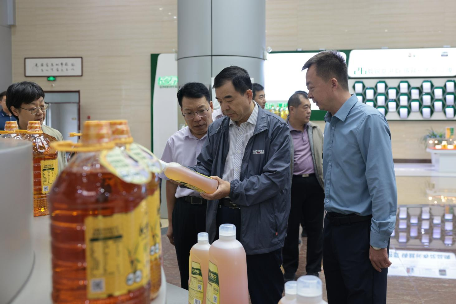 鄒平市人大常委會調(diào)研組來山東三星集團(tuán)調(diào)研